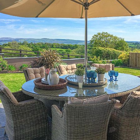 Maes Y Bryn Farmhouse Llanwrda Eksteriør billede
